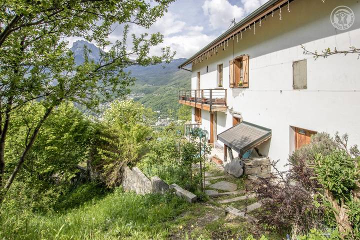 Gîte pour 6 personnes, avec jardin à Saint-Martin-d'Arc - 2