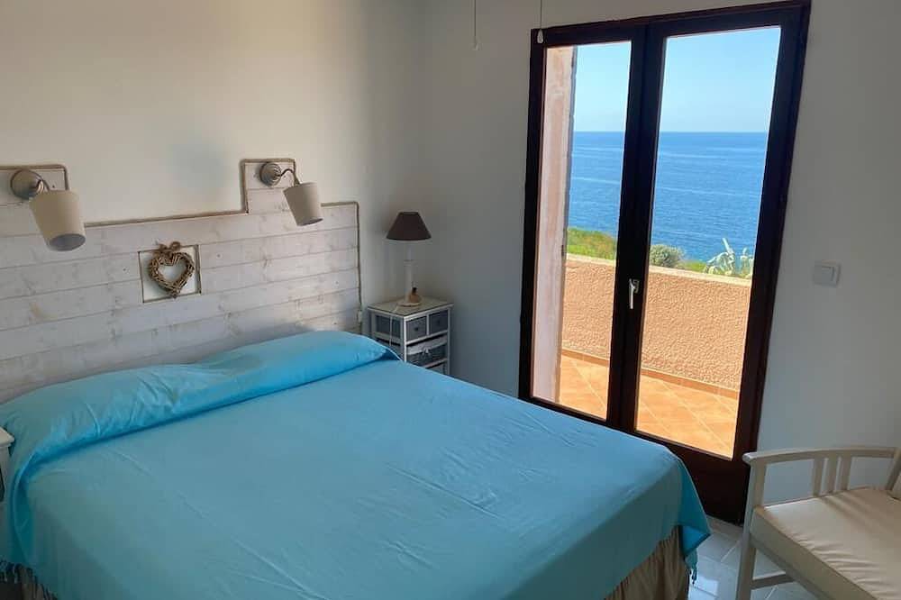 Magnifique Villa Sur La Mer 8/10 Personnes in Sant Ambroggio, Lumio