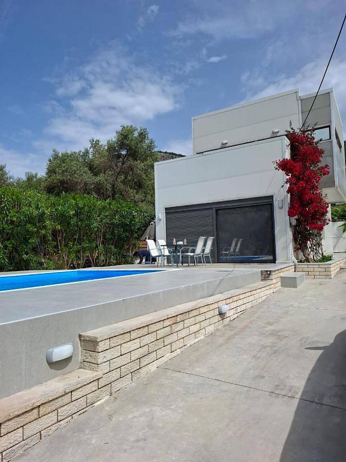 Villa für 8 Personen, mit Garten und Pool sowie Ausblick - 1