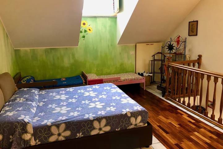 Entire apartment, The Bellavista -the lake maggiore from your balcony in Dagnente, Comune di Arona