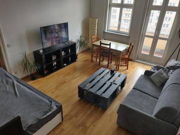 Ferienwohnung für 5 Personen, mit Balkon und Ausblick in Friedrichshain Berlin