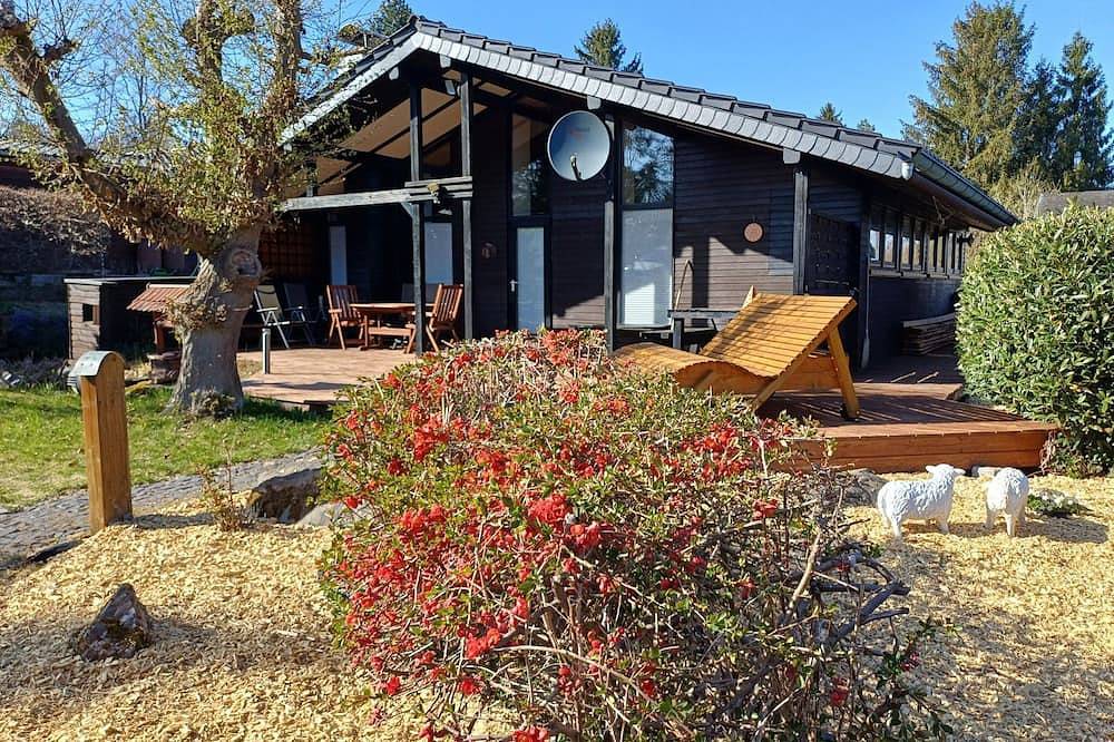 Amselnest in Bromskirchen, Waldecker Land