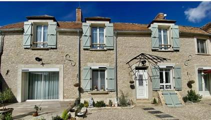 Location de vacances pour 10 personnes, avec jardin et jacuzzi dans Orville (Loiret)