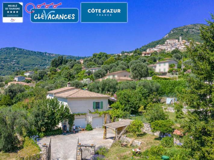 Location de vacances pour 4 personnes, avec Balcon/Terrasse ainsi que Jardin et Vue à Caussols