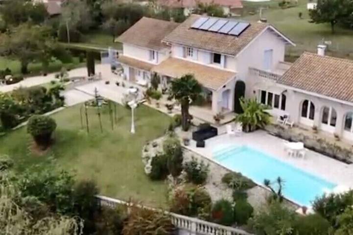 Bed and breakfast for 11 people, with pool and garden - 1