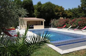 Gîte pour 4 personnes, avec piscine et jardin dans les Bouches-du-Rhône