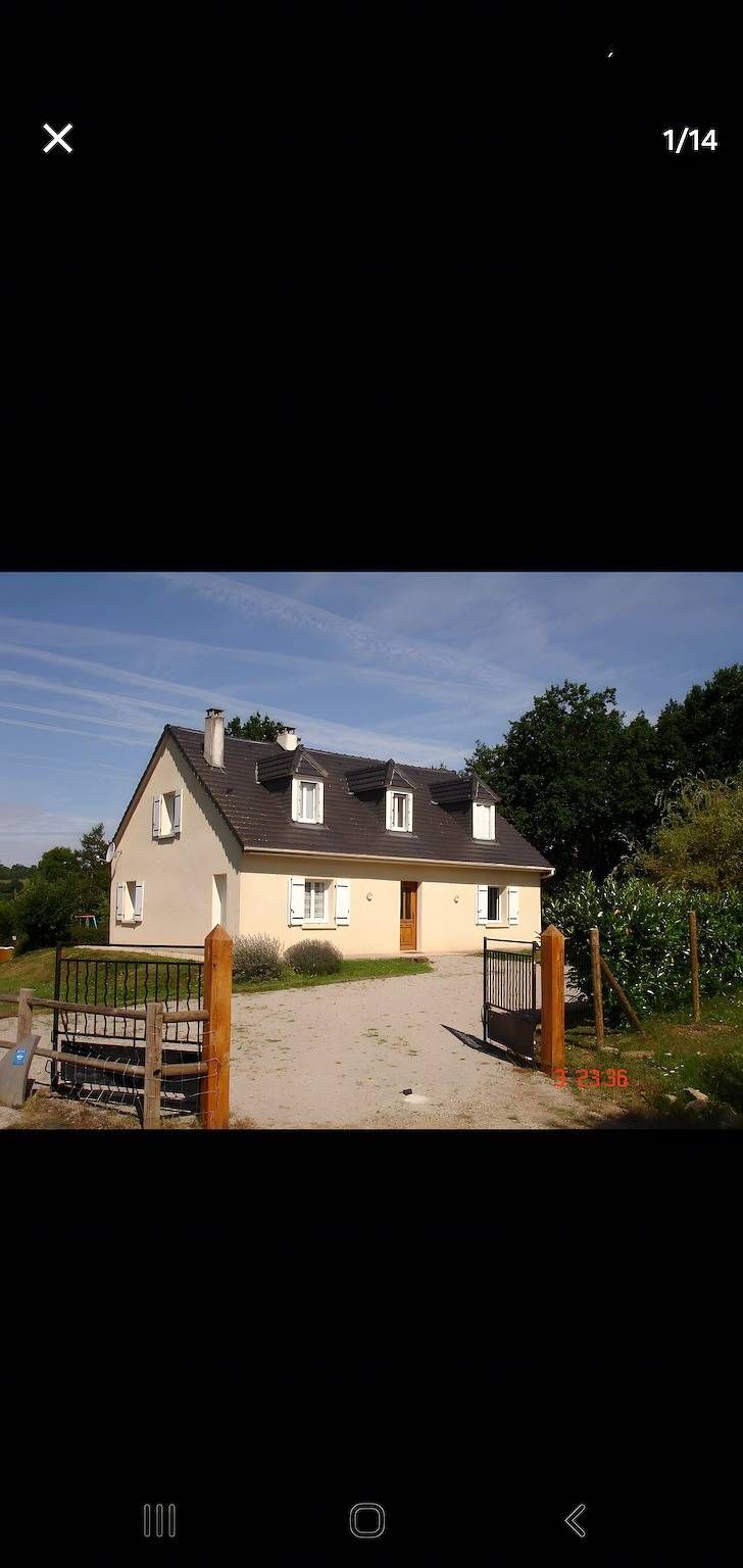 Casa de campo a 20 min de Salers con terraza y jardín privados in Jaleyrac, Región de Mauriac