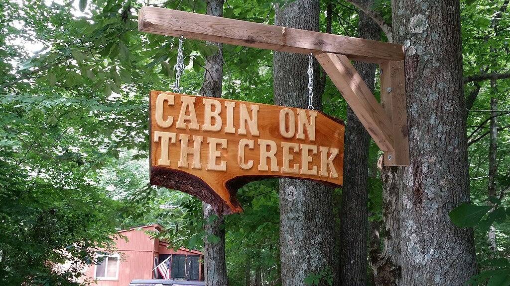 Fühlt sich an wie in einem Baumhaus! Auf dem Creek! Feuerstelle! 2min zum Weingut! in Union County (IL)