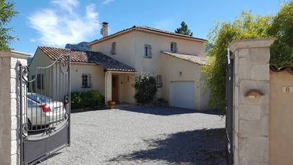 Chambre d’hôte pour 4 personnes, avec piscine et jardin dans Hautes-Alpe
