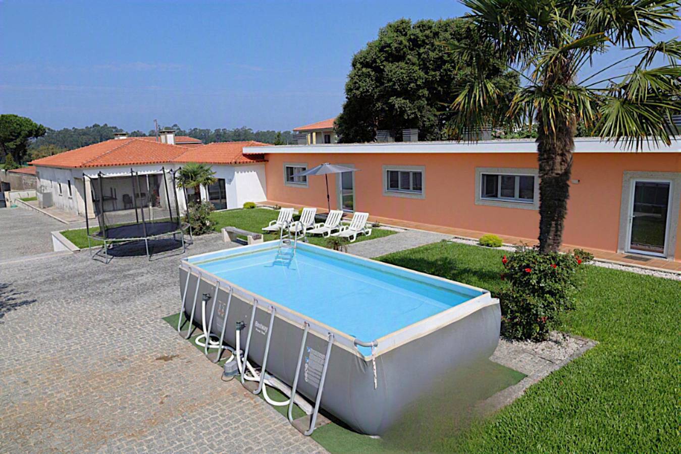 Simpática moradia terrea com piscina in Fonte Boa e Rio Tinto, Parque Natural do Litoral Norte