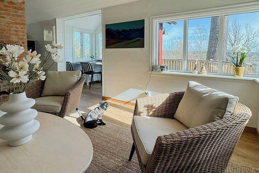 Ferienhaus auf einer Anhöhe mit Blick auf den Öresjö in Borås, Västergötland