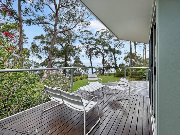 Entire apartment, Spacious 4-Bed Home with Coastal Charm in New South Wales