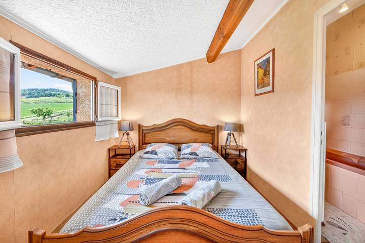 Chambre d’hôte pour 2 personnes, avec jardin dans Beaujolais - 3