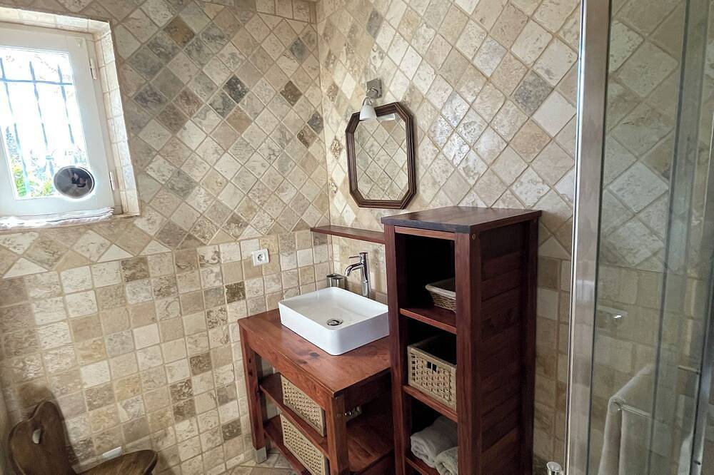 Just 10 minutes from the Gorges du Verdon! Beautiful and spacious villa with swimming pool in Régusse, Brignoles region