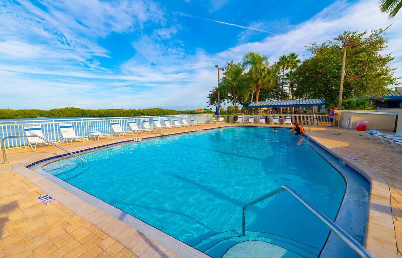 Apartamento entero, Mangrove View 2Br - Pool  Hot Tub   Gym Access in Tampa Bay