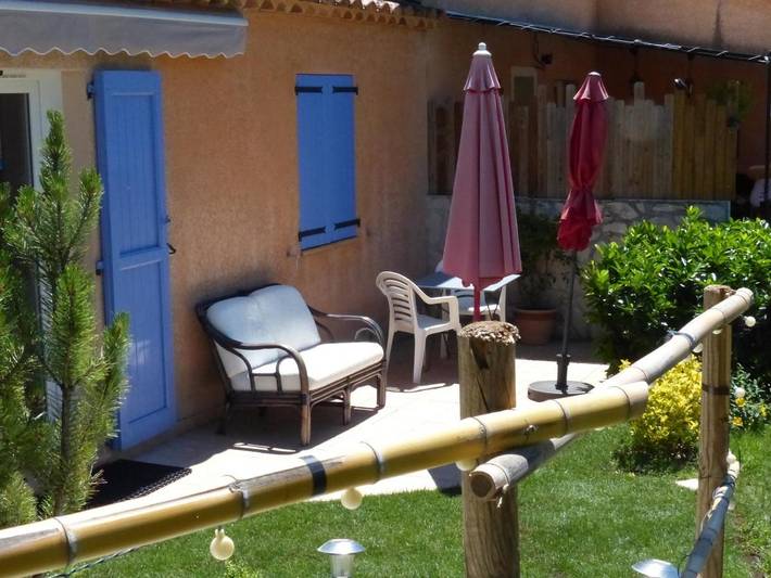 Chambre d’hôte pour 3 personnes, avec jardin ainsi que terrasse et piscine à Moustiers-Sainte-Marie - 2