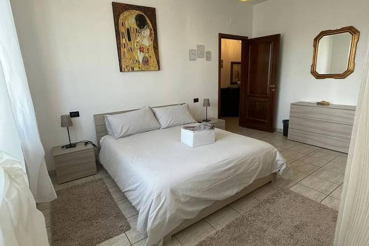 Large villa up 15 people near Milan & Rho Fiera in Gaggiano, Provincia di Milano