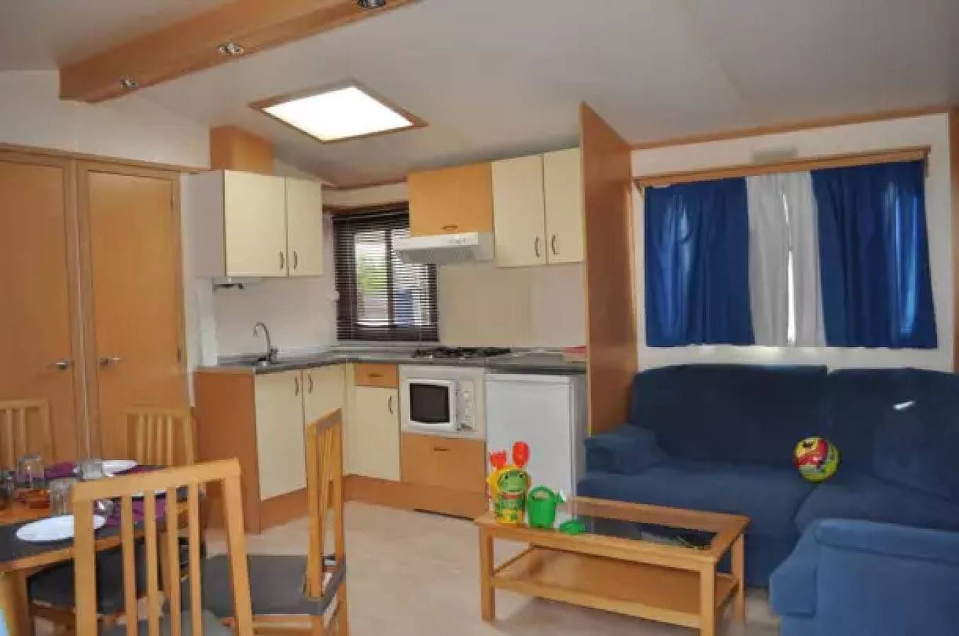 Zecamping 4 étoiles espace aquatique locatif Tv clim 34m2 in Pals, Costa Brava