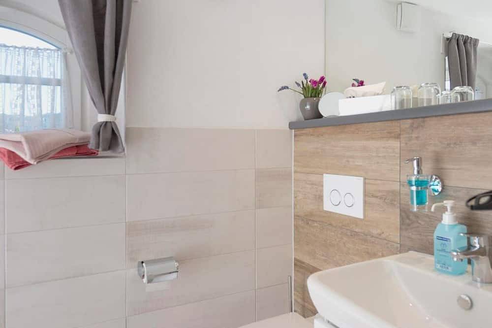 Ganze Wohnung, Bahnhäuschen mit Dusche, Bad und Wc - Bahnhof Droyßig - Übernachten im Denkmal in Droyßig, Saale-Unstrut