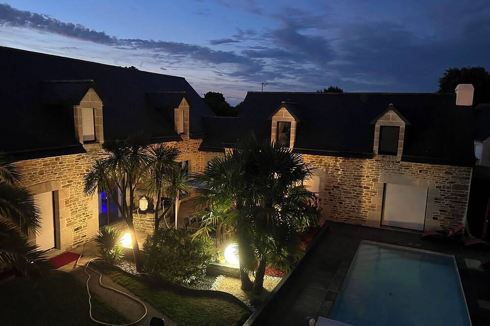 Belle Maison en Pierre avec Piscine in Quimperlé, Région de Quimper