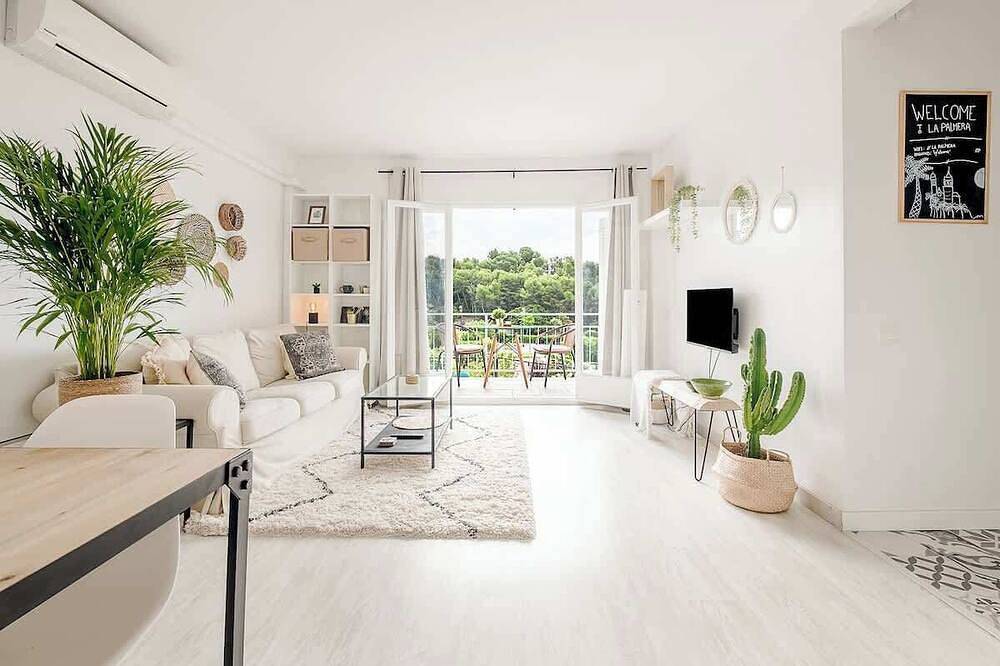 Entire apartment, Sunny & Stylish Apartment w/ A/C | Lua by Palmera in Sant Pere de Ribes, Garraf