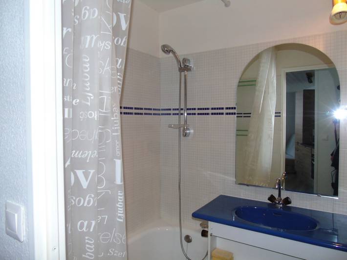 Appartement entier, Appartement rénové 2 pièces pour 4 pers, balcon, proche télécabine, commerces, et écoles de ski in Valfréjus, Modane