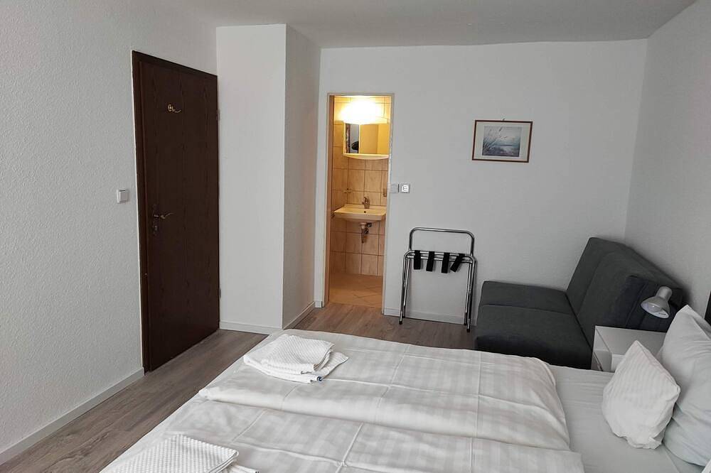 Familienzimmer mit eigenem Bad in Rastatt, Nordschwarzwald