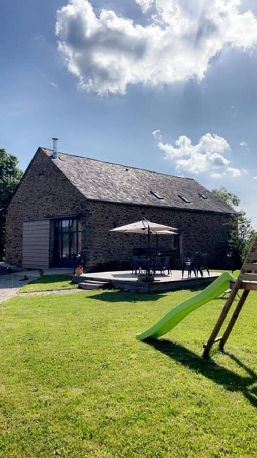 Cottage pour 2 personnes, avec jardin et terrasse, adapté aux familles dans Castanet (Aveyron)