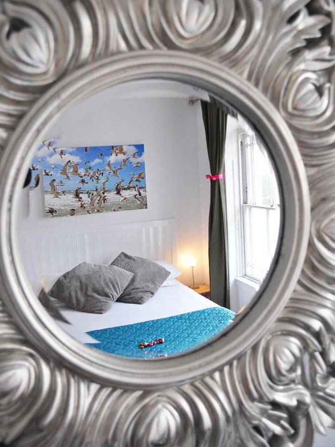 Small Double Room in Brighton, Sussex