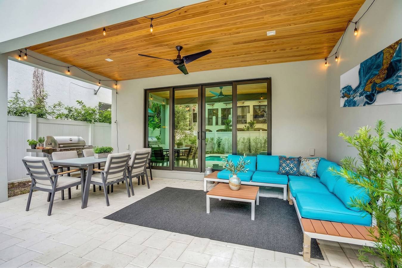 4Br w htd Pool  Walk to Las Olas  5mins to Beach in Fort Lauderdale, Broward County