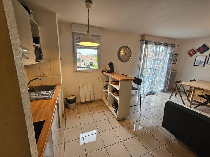 Gîte pour 9 personnes, avec terrasse ainsi que vue et piscine, animaux acceptés à Bussy-Saint-Georges - 4