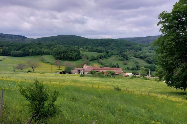 Gîte pour 9 personnes, avec Jardin en Bourgogne