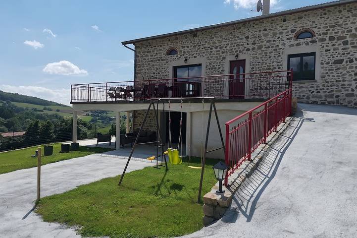 Location de vacances pour 12 personnes, avec jacuzzi et balcon dans Sainte-Colombe-sur-Gand