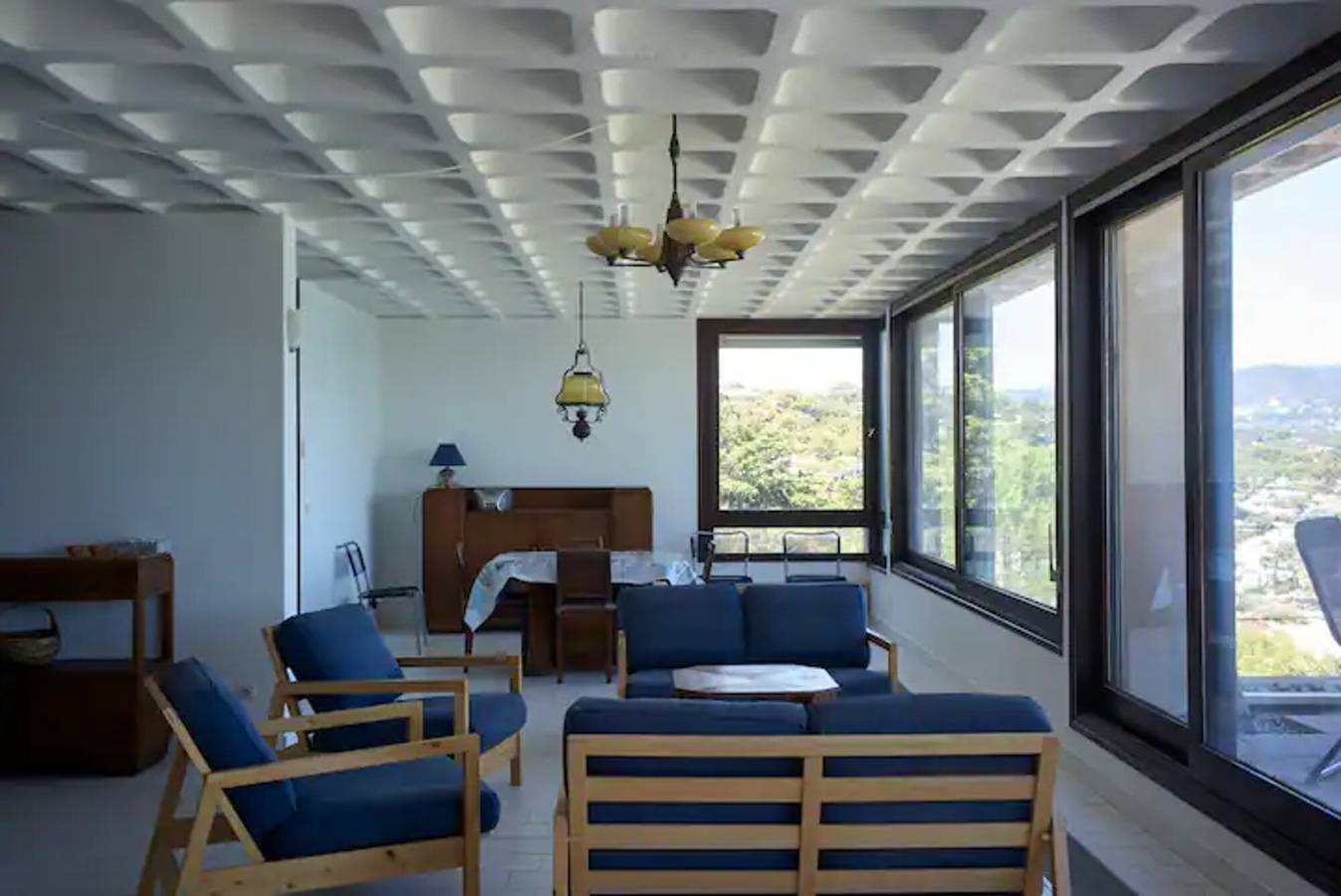 Appartement entier, Appartement 'Accès Direct À La Mer' avec vue sur la mer, terrasse privée et Wi-Fi in Bormes-les-Mimosas, Parc national de Port-Cros