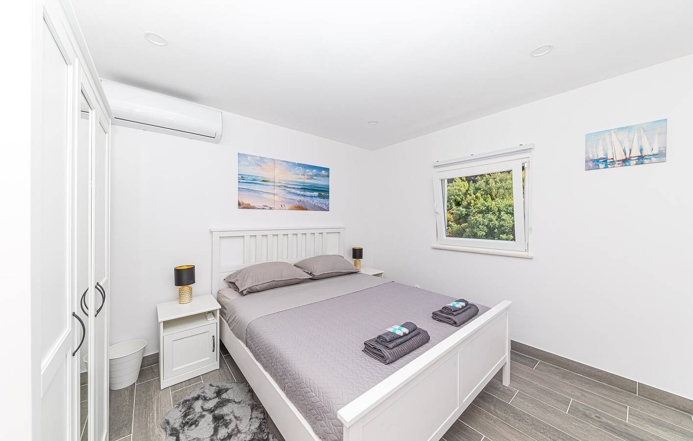 Ganze Ferienwohnung, Gemütliche 1-Zimmer-Wohnung mit Terrasse, 1 km vom Strand entfernt in Stanici, Omis-Riviera