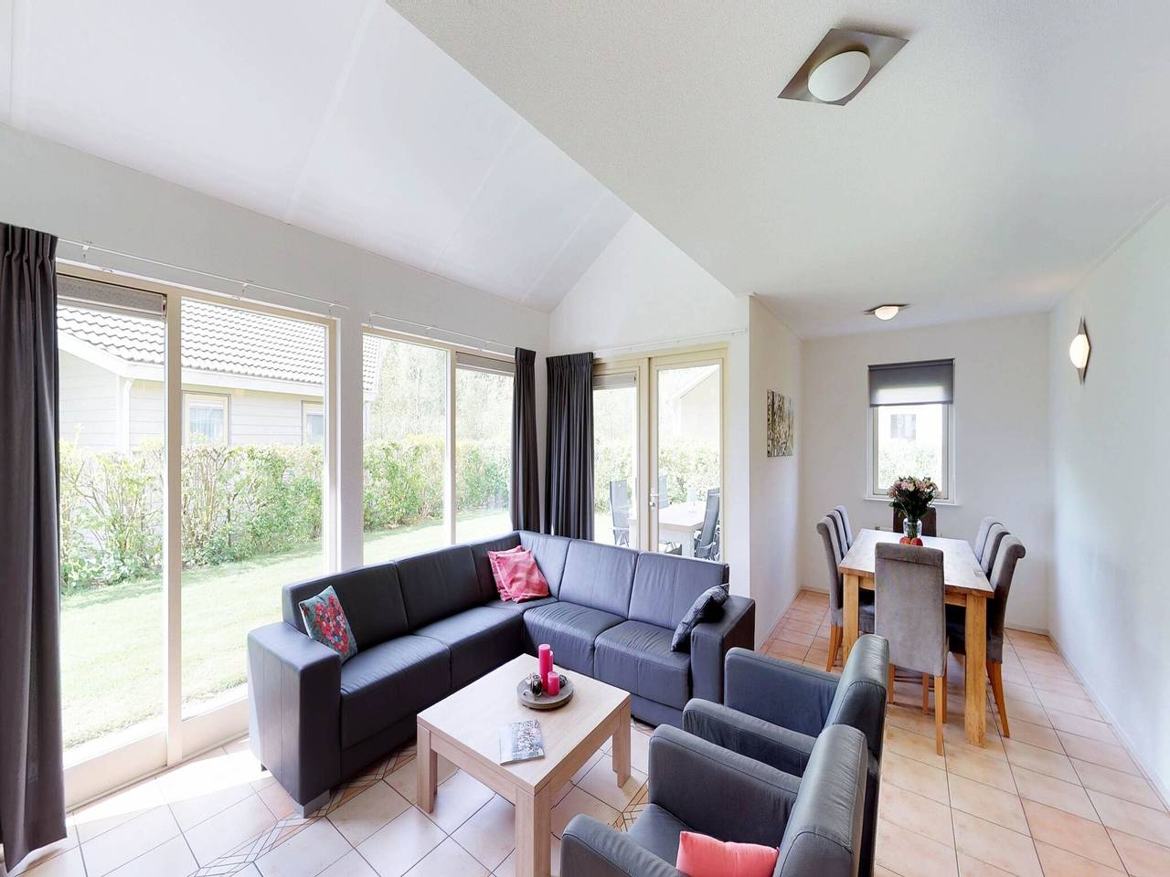 Comfortable holiday home with two bathrooms at Veerse Meer in Kortgene, Niederländische Nordsee