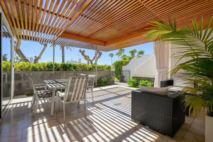 Bungalow para 6 personas, con Terraza además de Jardín y Piscina en Gran Canaria Sur