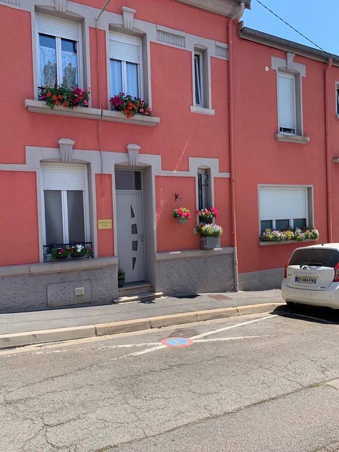 Appartement de vacances entier, Couleur Framboise in Longwy, Meurthe-et-Moselle