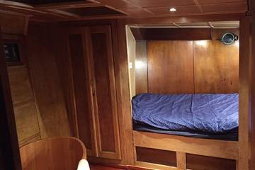 Houseboat for 2 People in Pont-sur-Yonne, Bourgogne-Franche-Comté, Photo 1