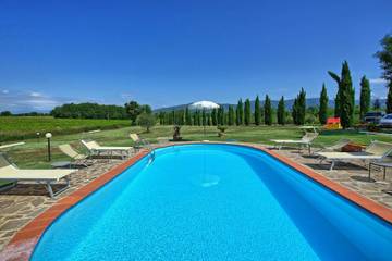 Villa for 12 Guests in Arezzo, Arezzo Province, Picture 2
