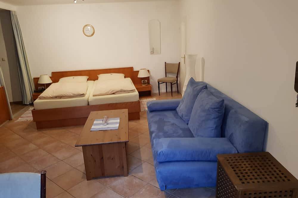 Ganze Wohnung, Sehr zentrale Ferienwohnung/150m zum gr. Plöner See/ Fewo 2/Boxspringb. 2x2,20m in Plön, Plön (Stadt)