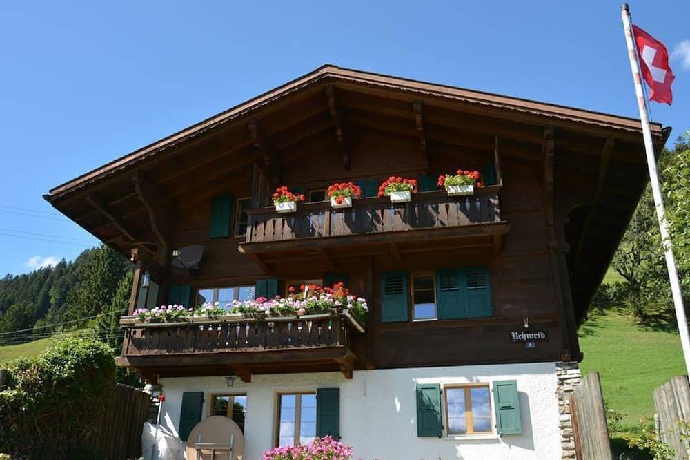 Ganze Wohnung, Rehweid (2. Stock) Appartement/Fewo, Dusche oder Bad, Wc 5-Bettwohnung in Saanenmöser, Saanen
