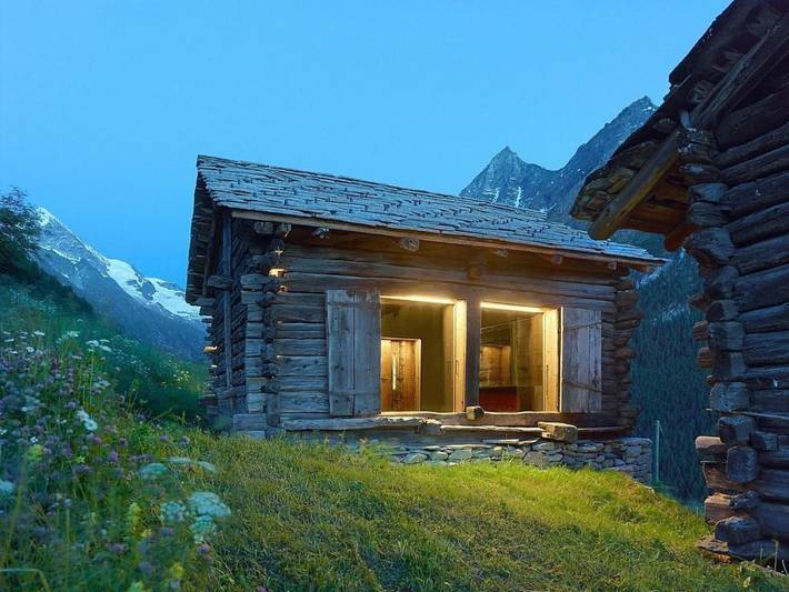 Ferienhaus für 4 Personen, mit Balkon und Terrasse sowie Ausblick in Evolène