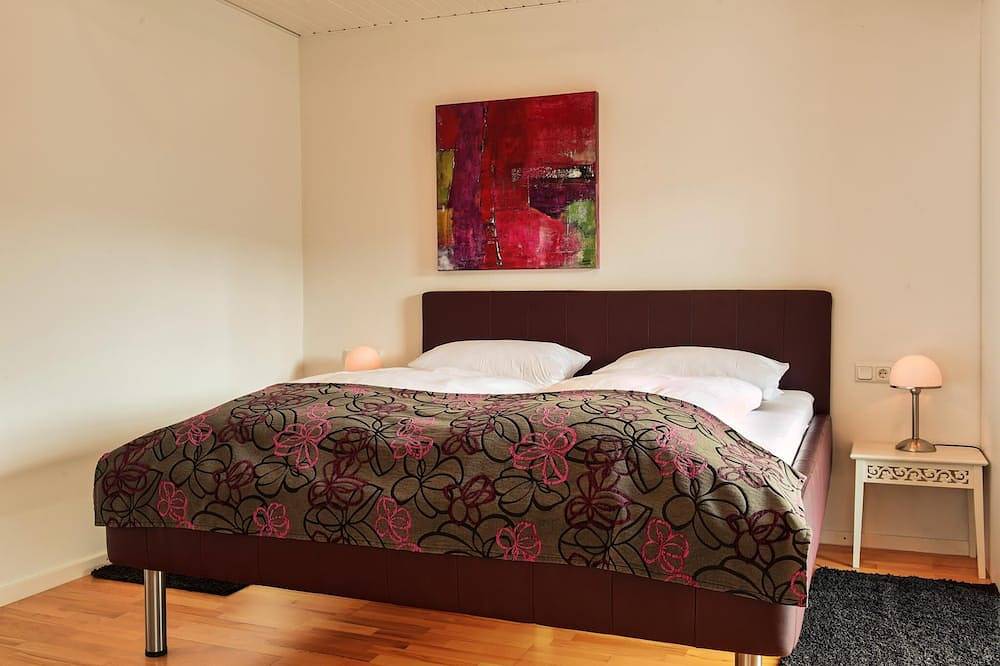 Entire apartment, Apartment-Private Bathroom-Balcony-Apartment in Trittenheim, Moseleifel