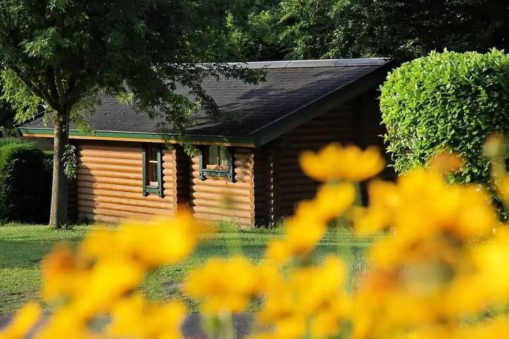 Gîte pour 4 personnes, avec terrasse ainsi que piscine et jacuzzi à Agos-Vidalos