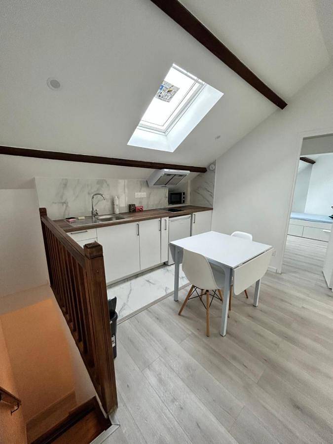 Gîte pour 2 personnes, avec terrasse à Massy