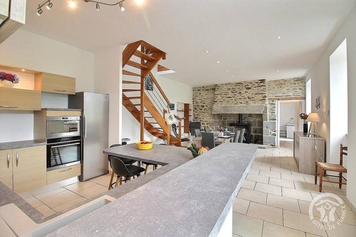 Gîte pour 6 personnes, avec terrasse et jardin dans La Roche-Jaudy - 2