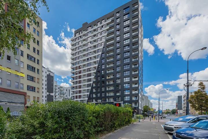 Entire apartment, Comfortable Apartment with Parking | 250 m to the Metro in Warsaw, Masovia