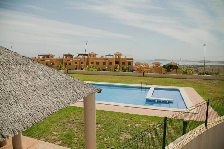 Apartamento para 6 personas, con Terraza y Jardín además de Piscina y Vistas en Isla Plana