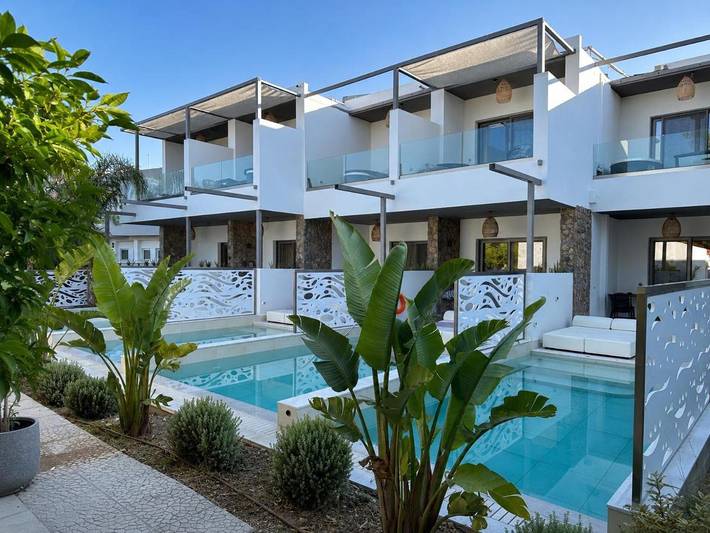 Ferienwohnung für 2 Personen, mit Balkon und Terrasse sowie Whirlpool und Garten